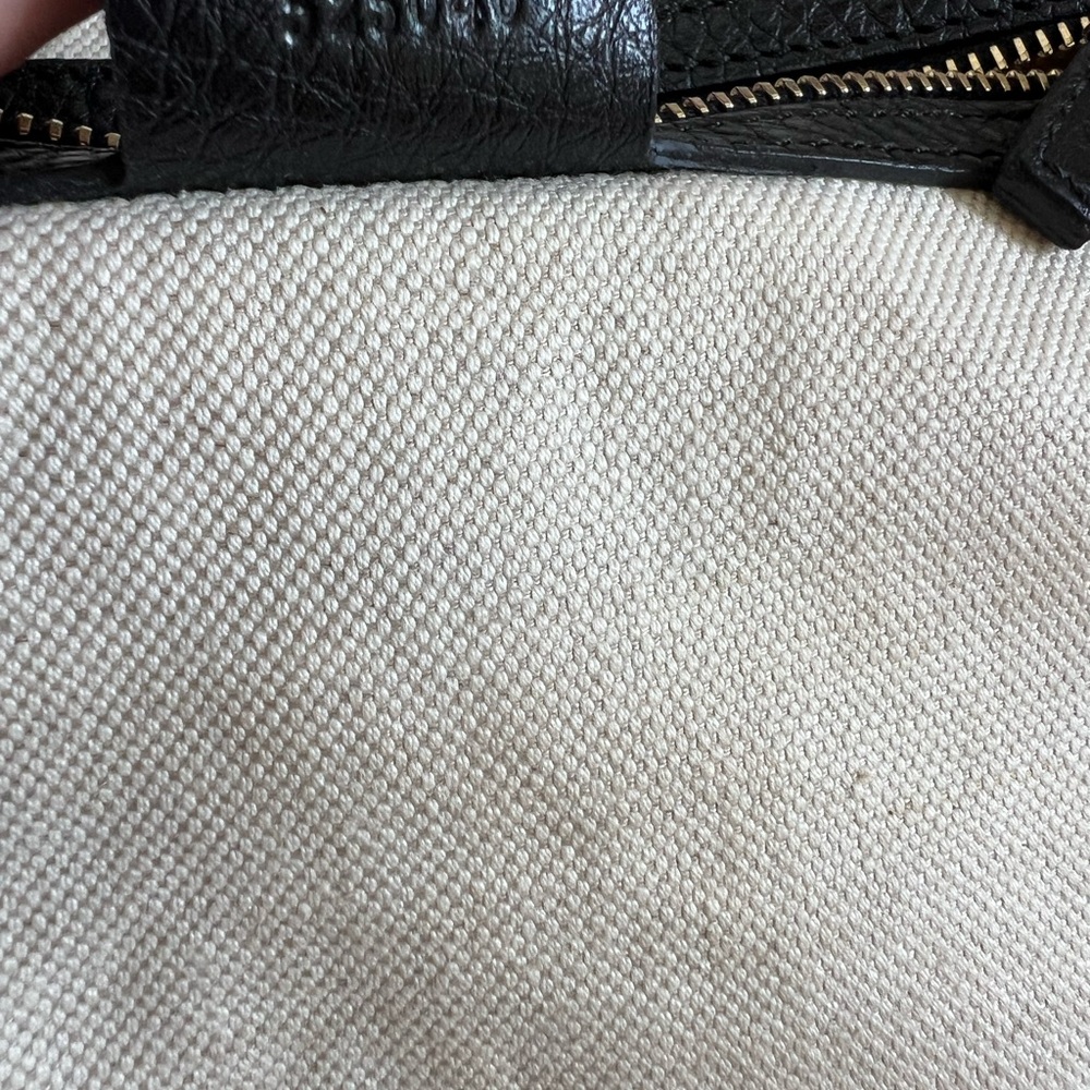 Gucci Boston, Preloved, strong perfume smell - Picture 14 of 17